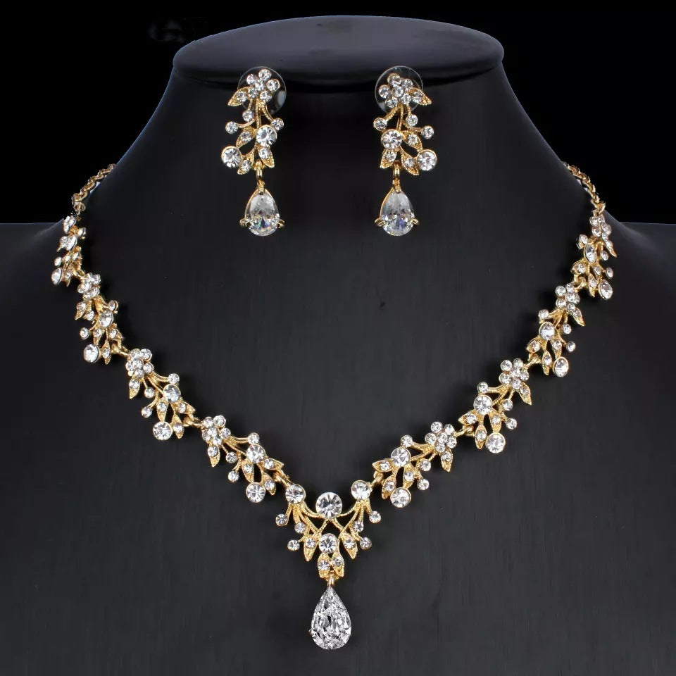 Luminara Radiance Bridal Set – Golden Zircon Necklace & Earrings