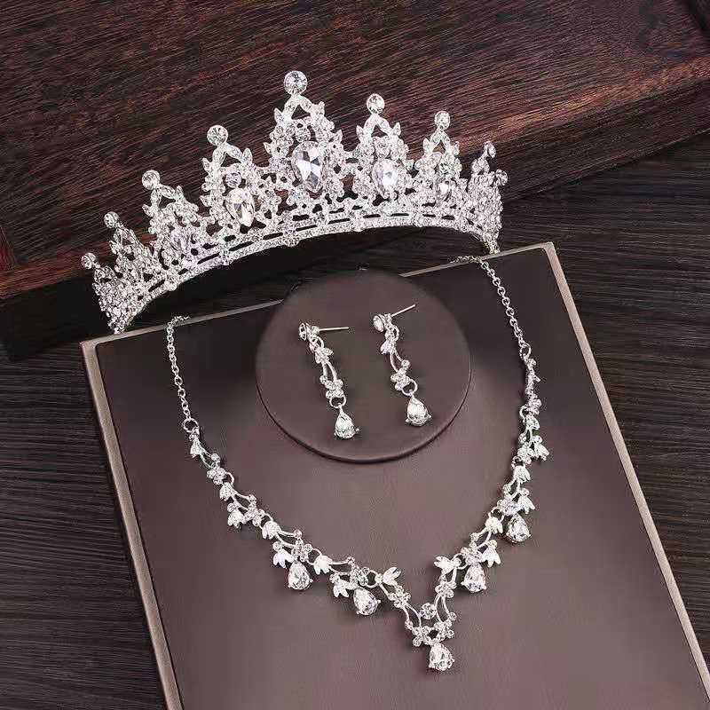 Luminara Royale Bridal Set – Rhinestone Crown & Necklace
