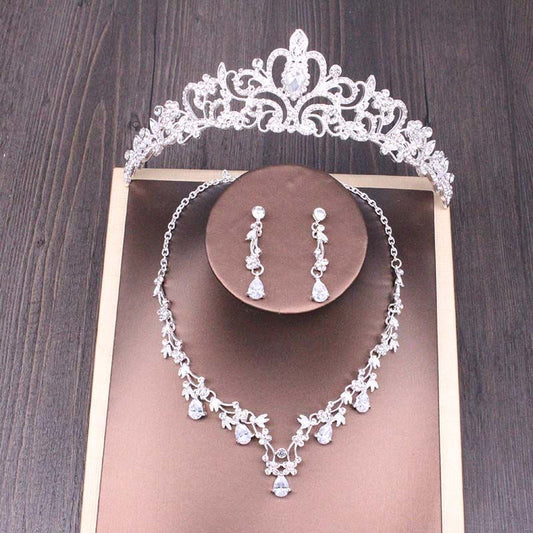 Luminara Royale Bridal Set – Rhinestone Crown & Necklace