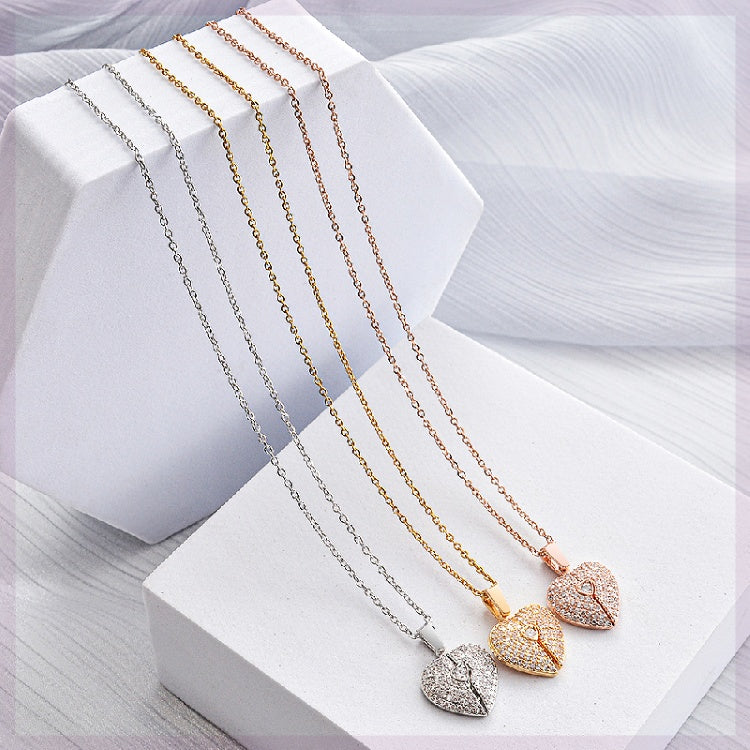 Aurellia Necklace (Custom Engraved Name)